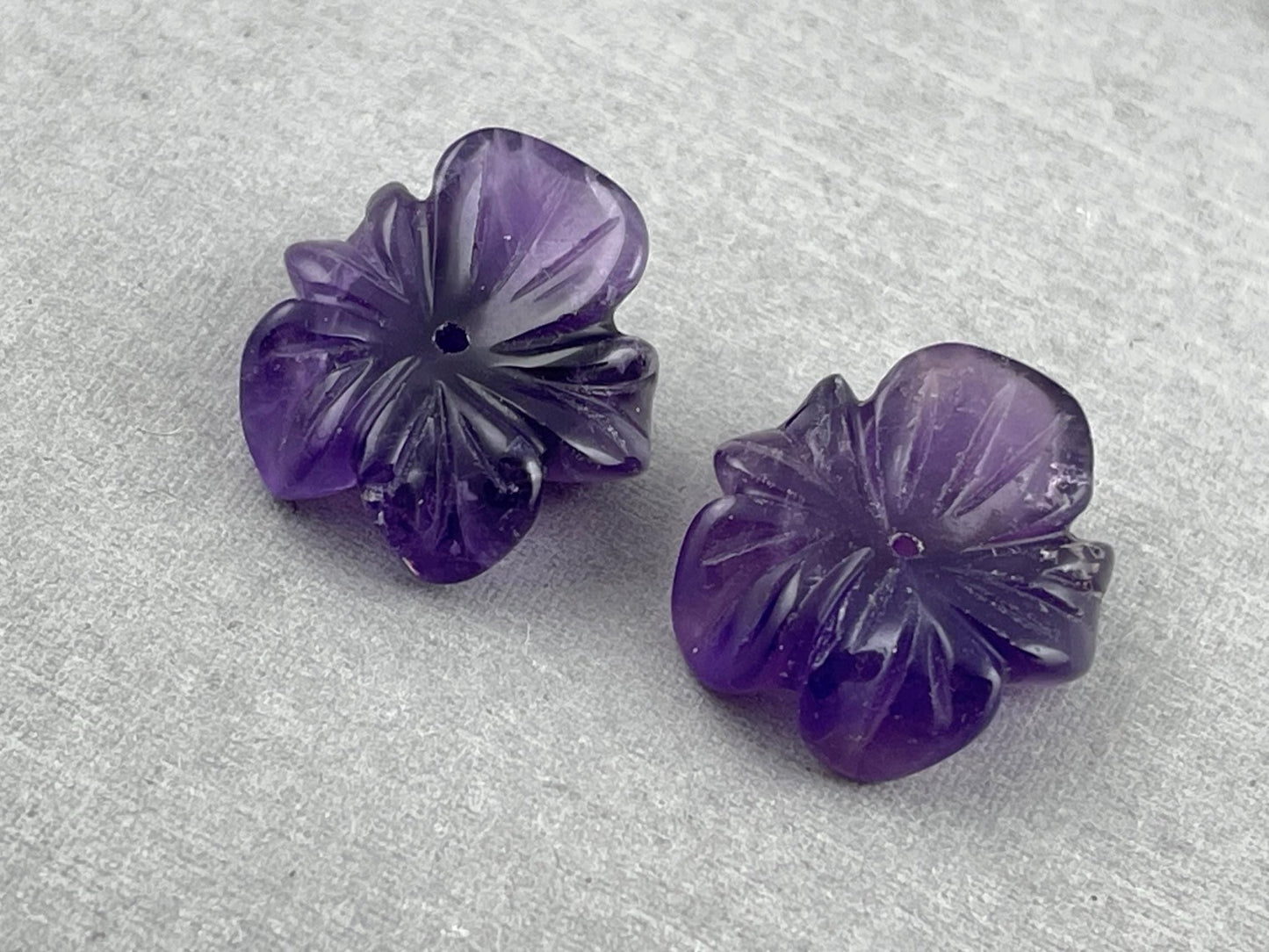 Orchid Carved Amethyst | Natural Gemstone | Center Drilled | AM201A - Gem Enthusiast