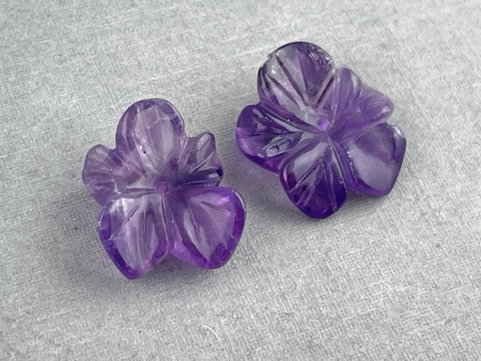 Orchid Carved Amethyst | Natural Gemstone | Center Drilled | AM201B - Gem Enthusiast