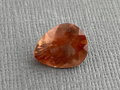 Oregon Sunstone 11x9 Pear Gemstone with Schiller | 2.83 carats | OSF185 - Oregon Sunstone - Gem Enthusiast