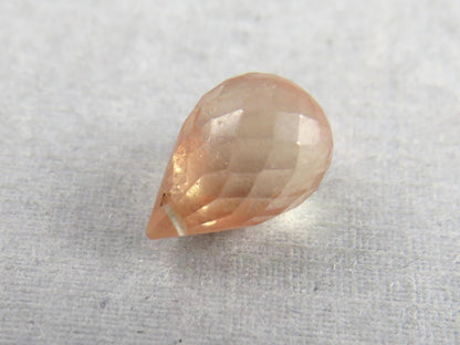 Oregon Sunstone Briolette | 10.7x7mm, 3.1ct | Sun Crystal, Oregon, USA | OSB101 - Gem Enthusiast