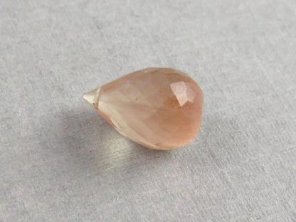 Oregon Sunstone Briolette | 10.7x7mm, 3.1ct | Sun Crystal, Oregon, USA | OSB101 - Gem Enthusiast