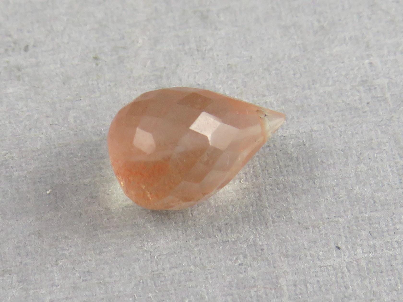 Oregon Sunstone Briolette | 10.7x7mm, 3.1ct | Sun Crystal, Oregon, USA | OSB101 - Gem Enthusiast