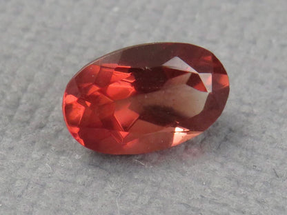 Oregon Sunstone - Faceted Oval | 8x5mm, 0.9ct | Oregon USA | OSF219 - Gem Enthusiast
