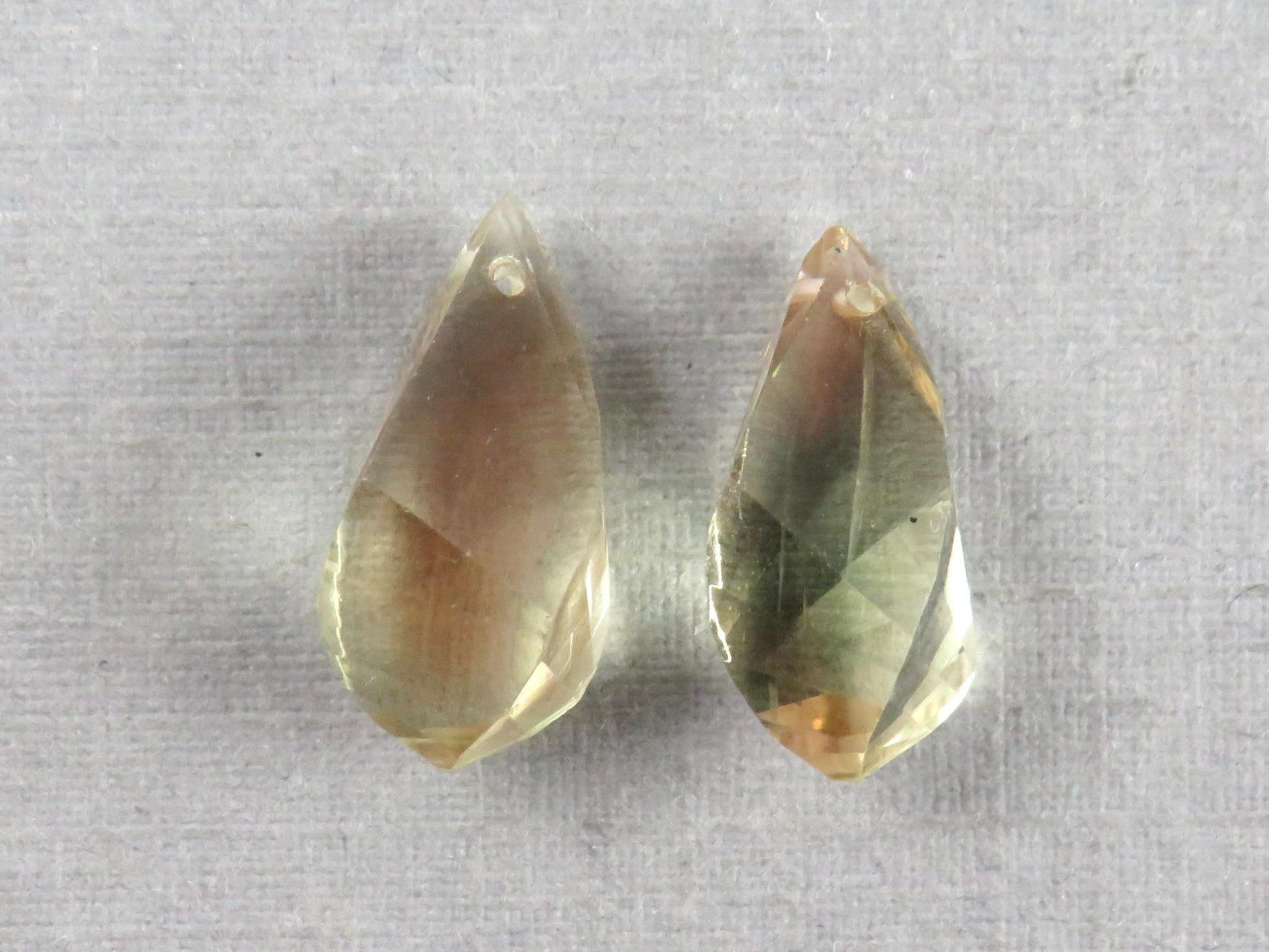Oregon Sunstone | Faceted Swirl Briolette Pair | 14mm length | USA | OSB112 - Gem Enthusiast