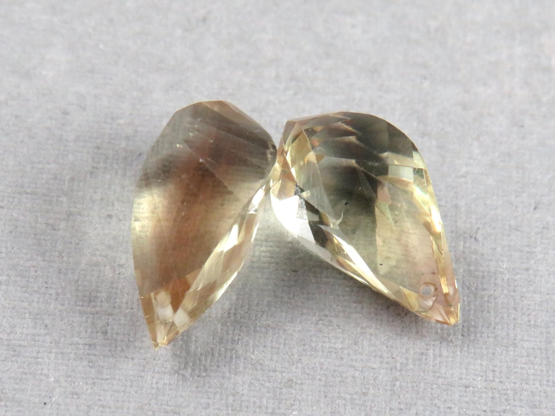Oregon Sunstone | Faceted Swirl Briolette Pair | 14mm length | USA | OSB112 - Gem Enthusiast