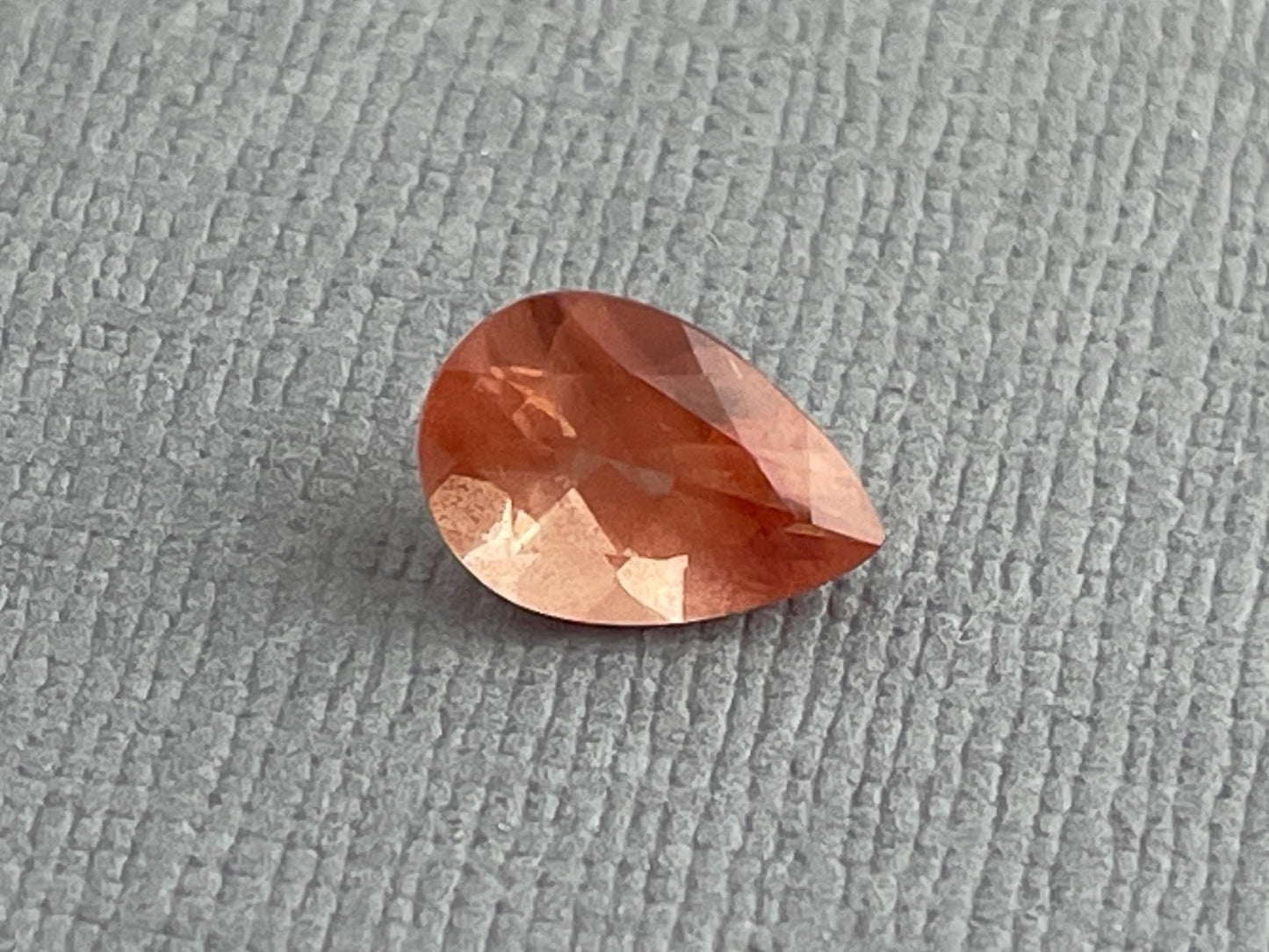 Oregon Sunstone Pear Gemstone with Schiller | 1.42 carats | OSF190 - Oregon Sunstone - Gem Enthusiast