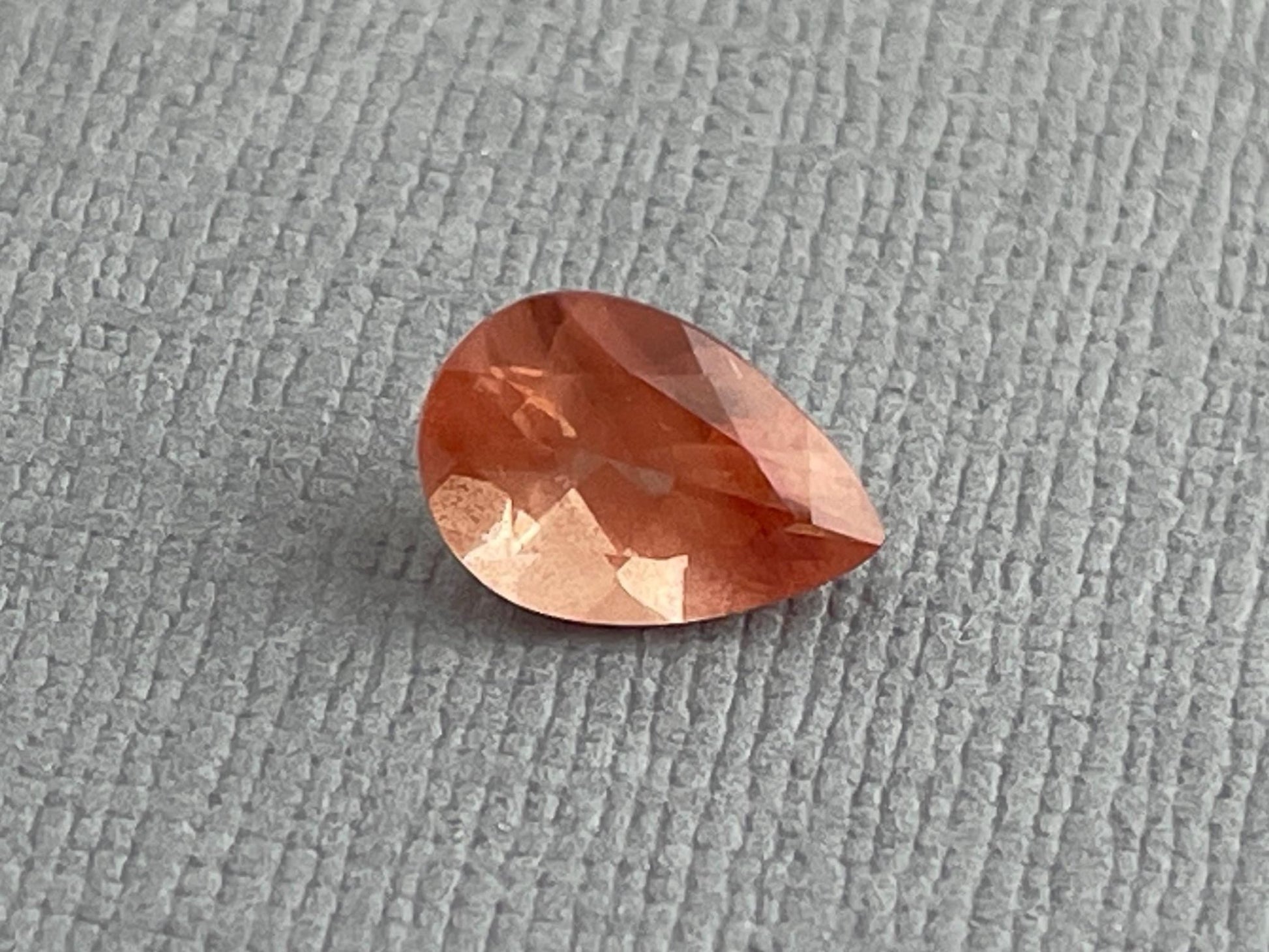 Oregon Sunstone Pear Gemstone with Schiller | 1.42 carats | OSF190 - Oregon Sunstone - Gem Enthusiast