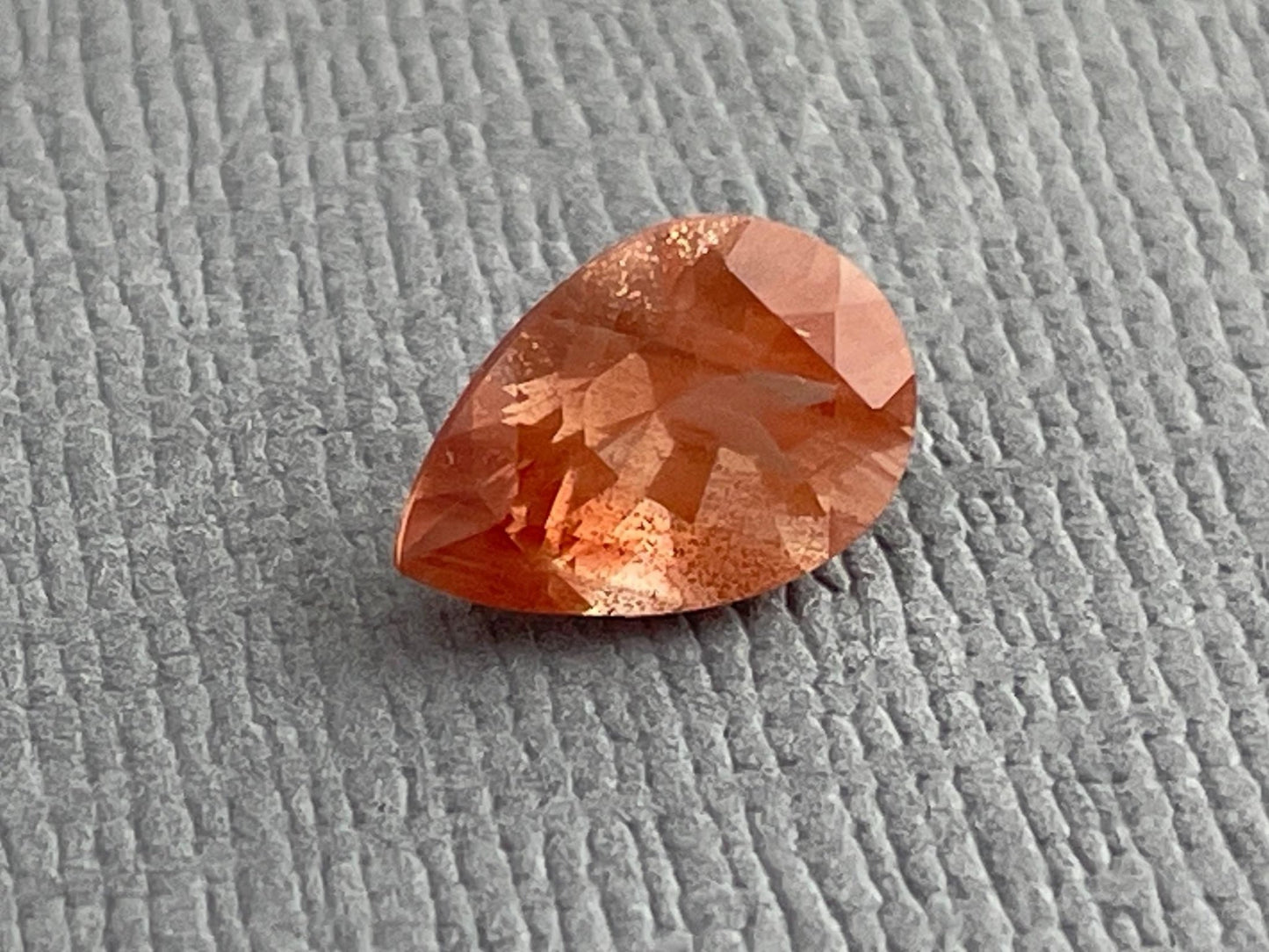 Oregon Sunstone Pear Gemstone with Schiller | 1.42 carats | OSF190 - Oregon Sunstone - Gem Enthusiast