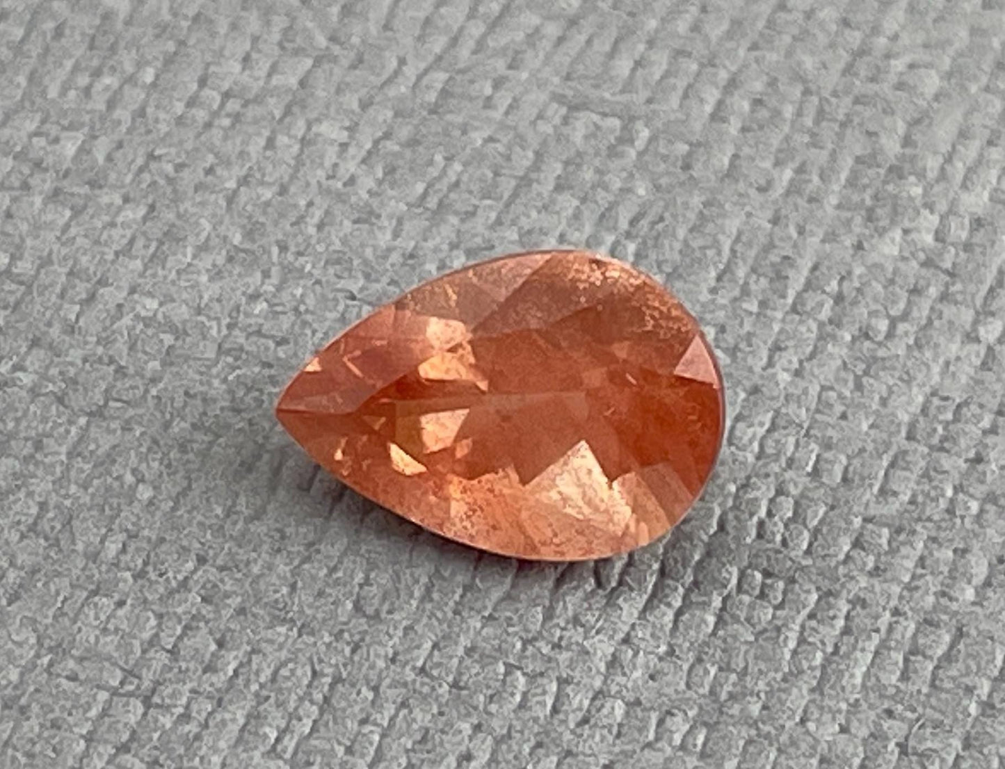 Oregon Sunstone Pear Gemstone with Schiller | 1.42 carats | OSF190 - Oregon Sunstone - Gem Enthusiast