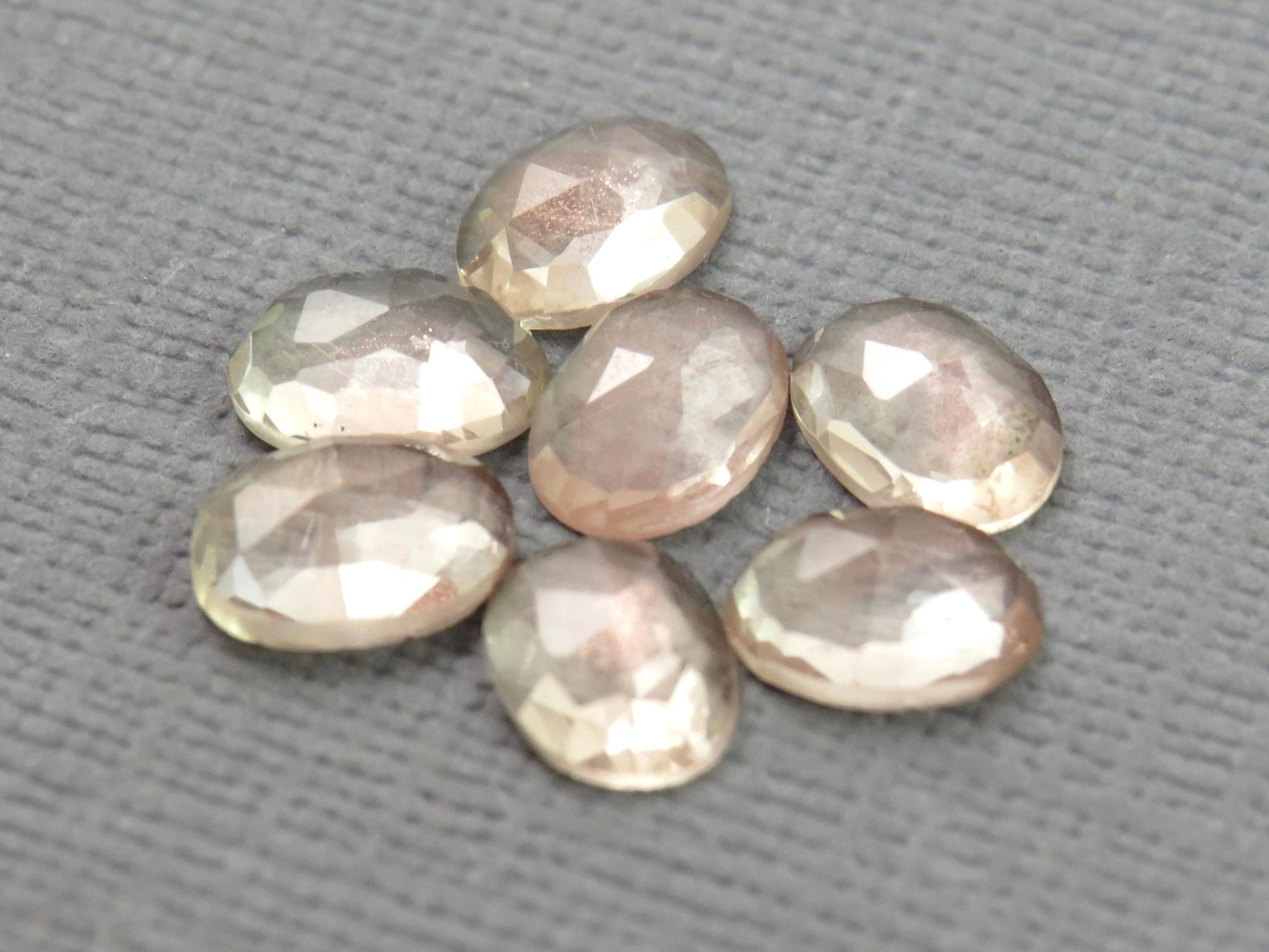 Oregon Sunstone - Rose Cut Oval Gemstone Lot | Oregon sunstone | 7mm x 5mm, 3.9ct | USA | OSR142 - Gem Enthusiast
