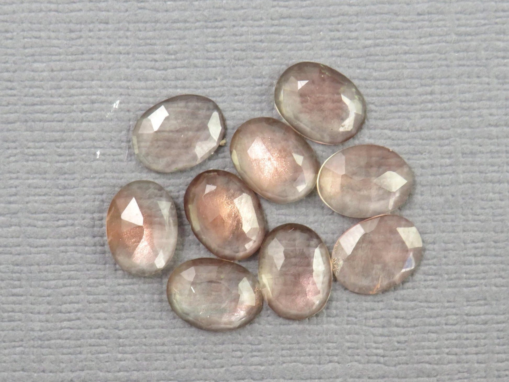 Oregon Sunstone Rose Cut Oval Gemstone Lots | 8x6mm, 7ct | Oregon, USA | Peach with Schiller | OSR141 - Gem Enthusiast