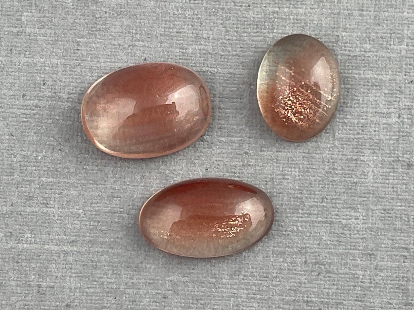 Oregon Sunstones Oval Cabochon Lot | 6.6 carats | OSC303 - Oregon Sunstone - Gem Enthusiast