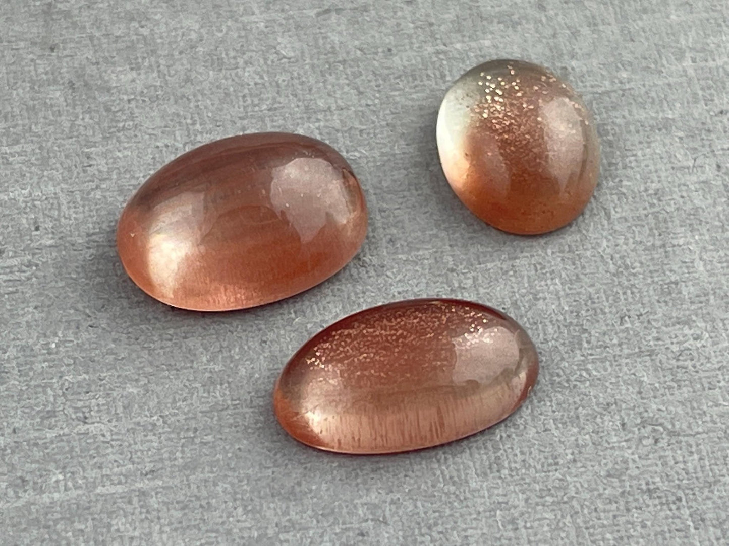 Oregon Sunstones Oval Cabochon Lot | 6.6 carats | OSC303 - Oregon Sunstone - Gem Enthusiast