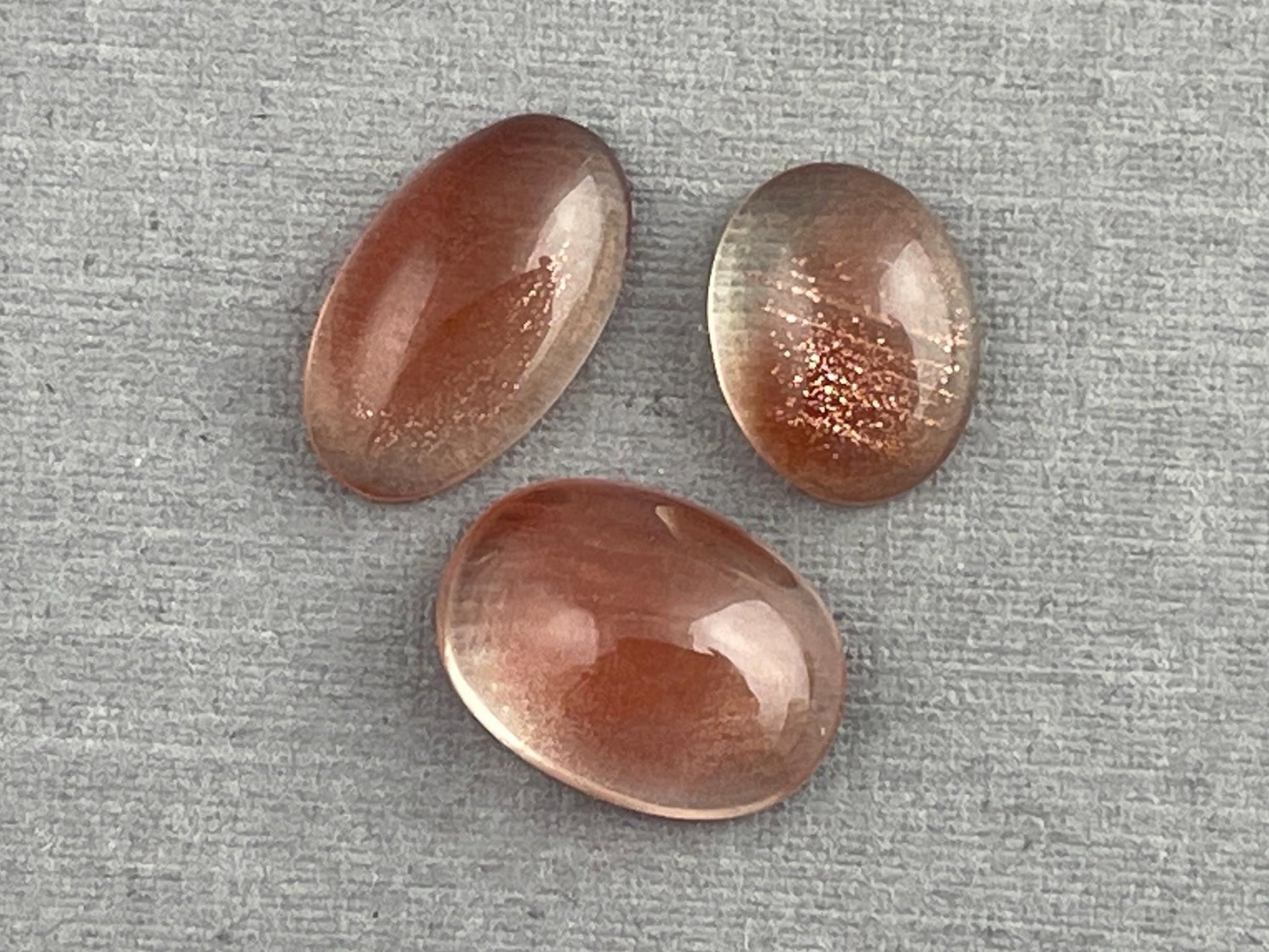 Oregon Sunstones Oval Cabochon Lot | 6.6 carats | OSC303 - Oregon Sunstone - Gem Enthusiast