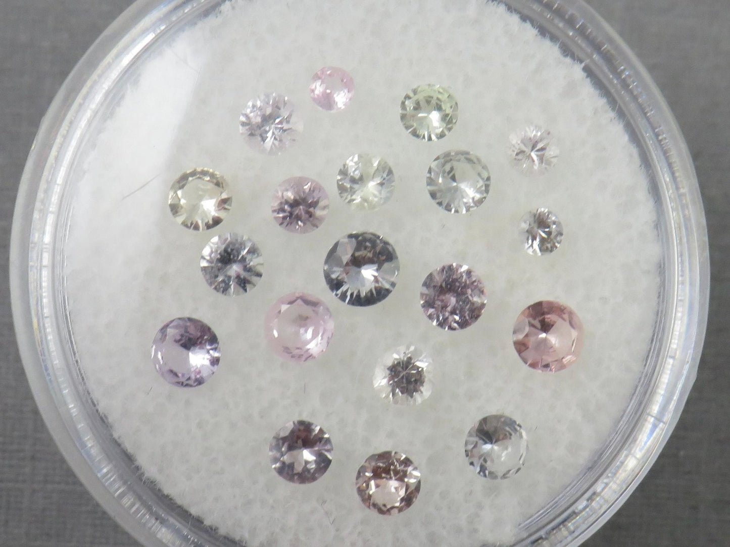 Pastel Sapphire Faceted Lots | 2.2mm to 3.5mm | Natural Gemstones | 2.05 carats | SF137 - Gem Enthusiast