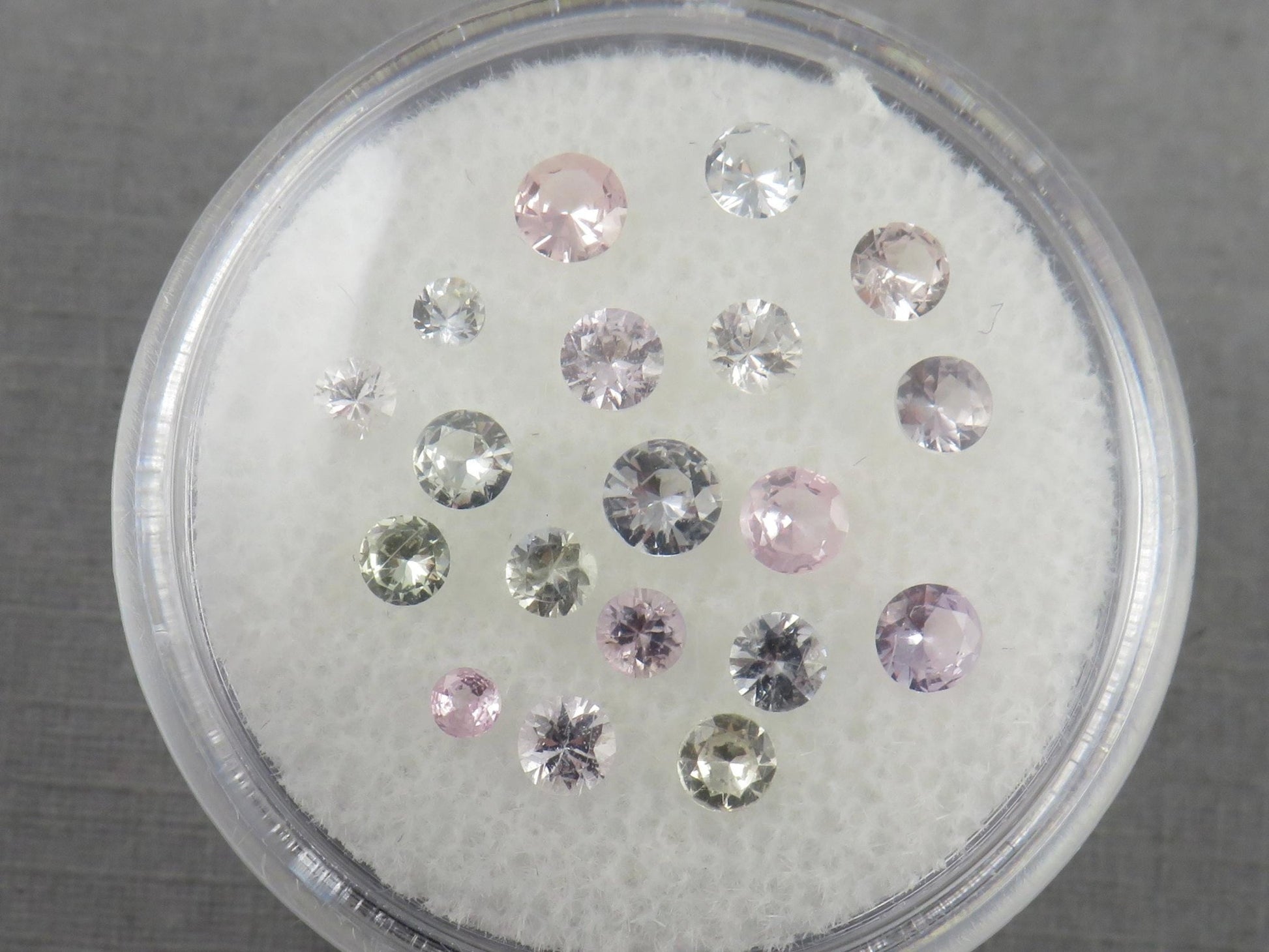 Pastel Sapphire Faceted Lots | 2.2mm to 3.5mm | Natural Gemstones | 2.05 carats | SF137 - Gem Enthusiast