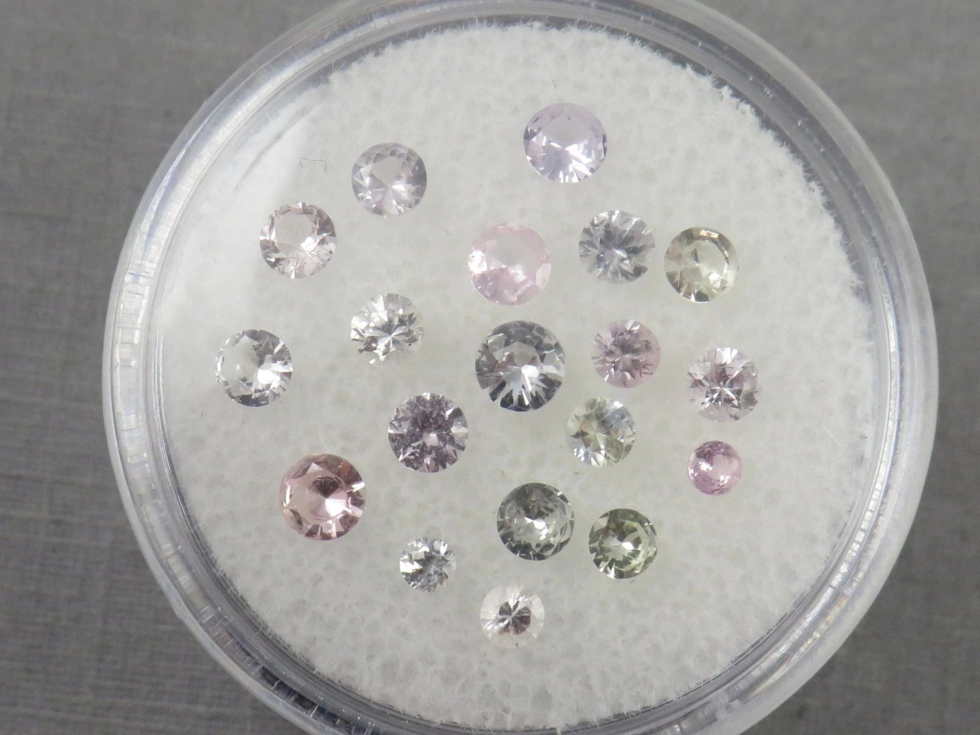 Pastel Sapphire Faceted Lots | 2.2mm to 3.5mm | Natural Gemstones | 2.05 carats | SF137 - Gem Enthusiast