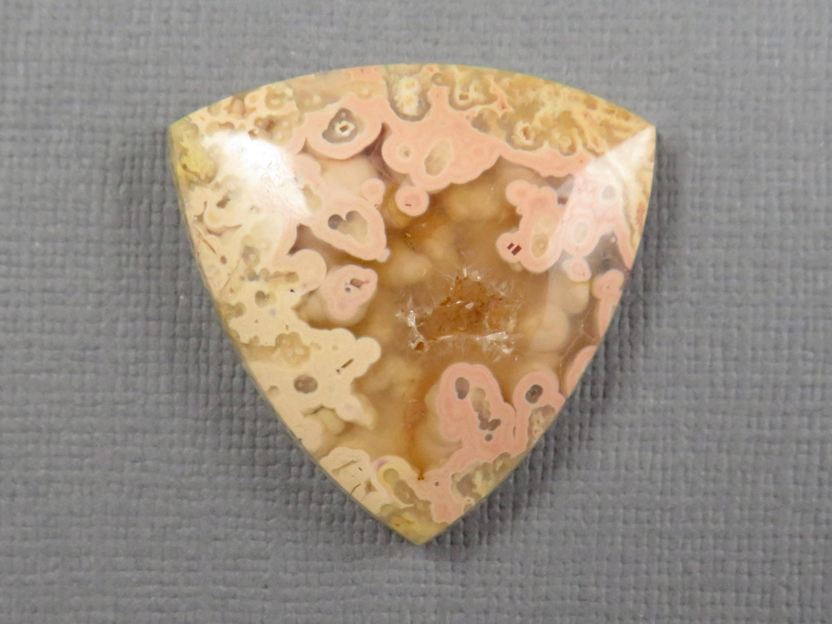 Pink Crazy Lace Agate Trillion Cabochon, 28mm Untreated | AG403 - Gem Enthusiast