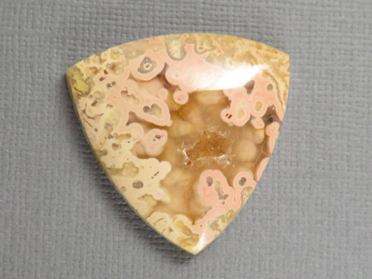 Pink Crazy Lace Agate Trillion Cabochon, 28mm Untreated | AG403 - Gem Enthusiast