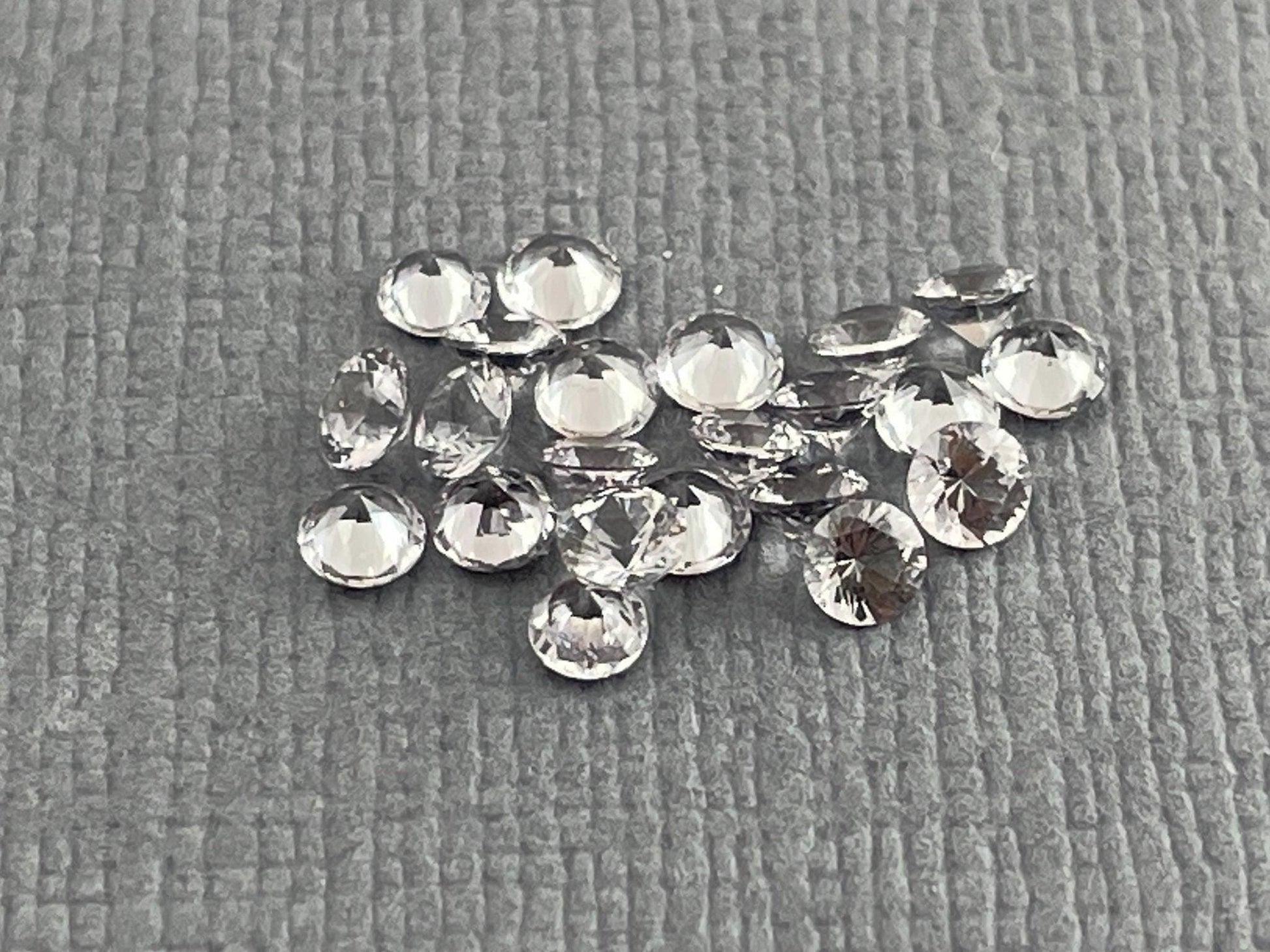 Platinum Natural Spinel Round | 2.5mm or 3mm | Mozambique Gemstone - Gem Enthusiast