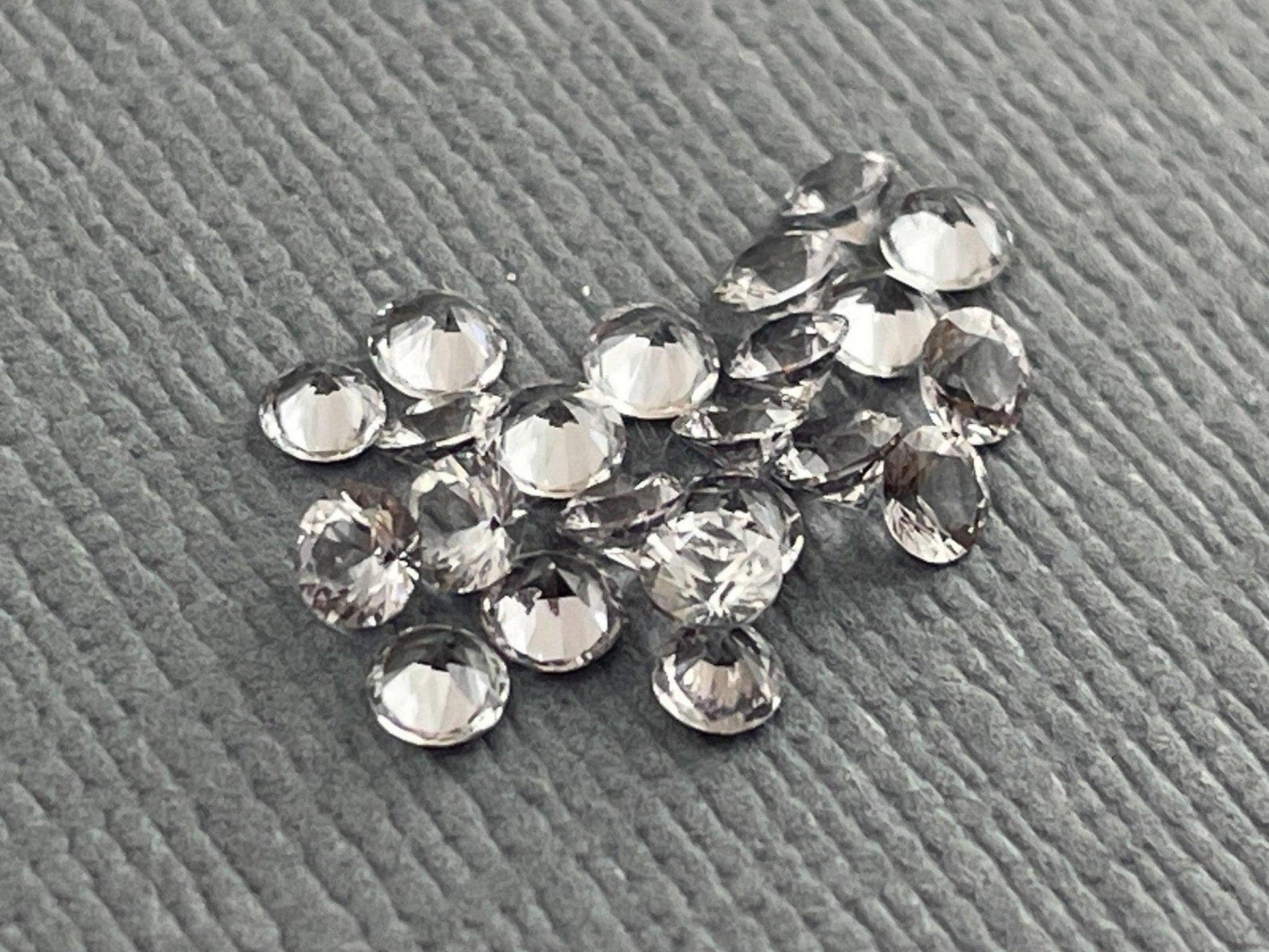 Platinum Natural Spinel Round | 2.5mm or 3mm | Mozambique Gemstone - Gem Enthusiast