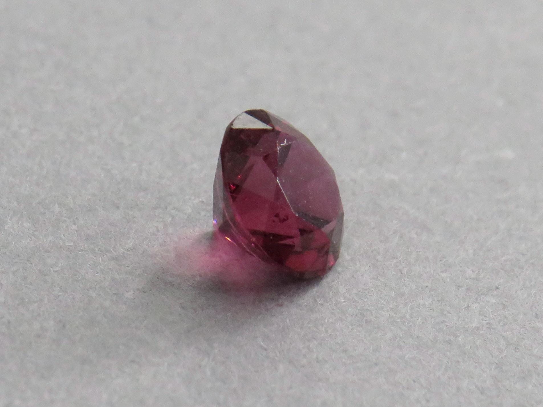 Rhodolite Garnet | 5.6mm Faceted Round Gemstone | Tanzania | GR102 - Gem Enthusiast