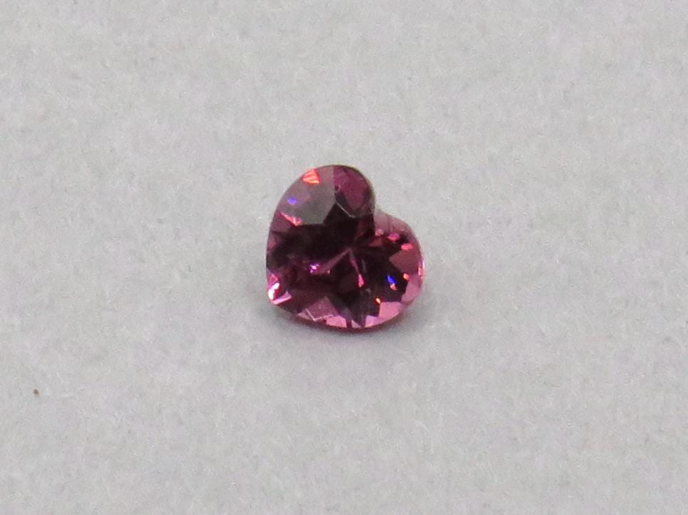 Rhodolite Garnet | Faceted Heart | Tanzania | GR104 - Gem Enthusiast