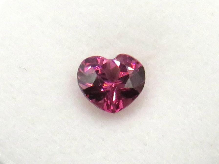 Rhodolite Garnet | Faceted Heart | Tanzania | GR104 - Gem Enthusiast