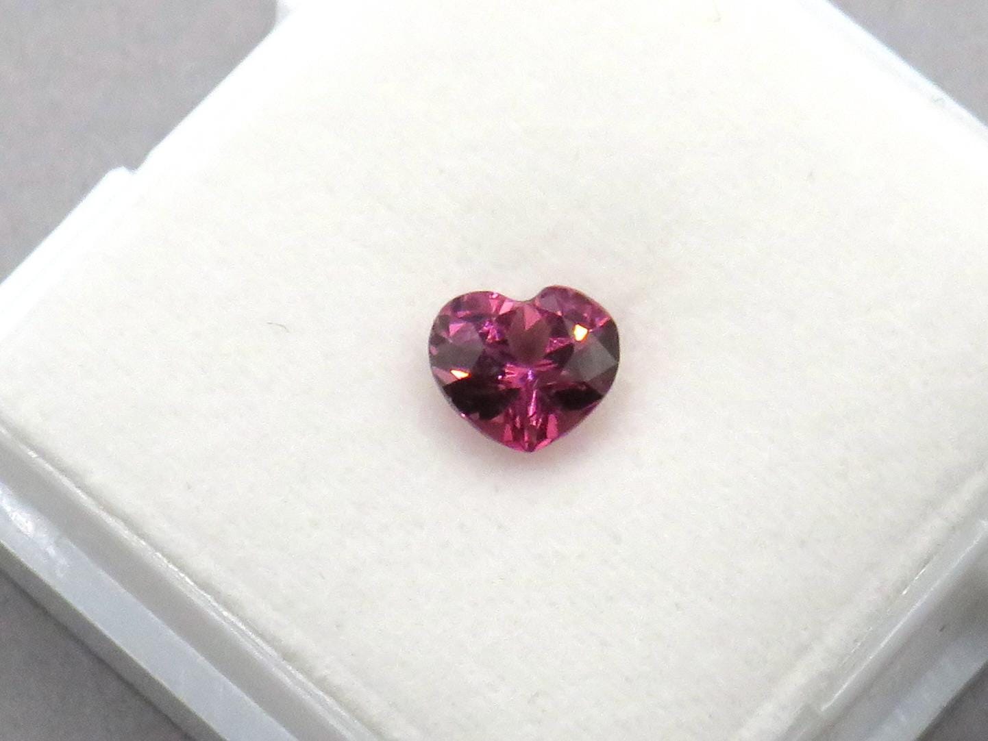Rhodolite Garnet | Faceted Heart | Tanzania | GR104 - Gem Enthusiast