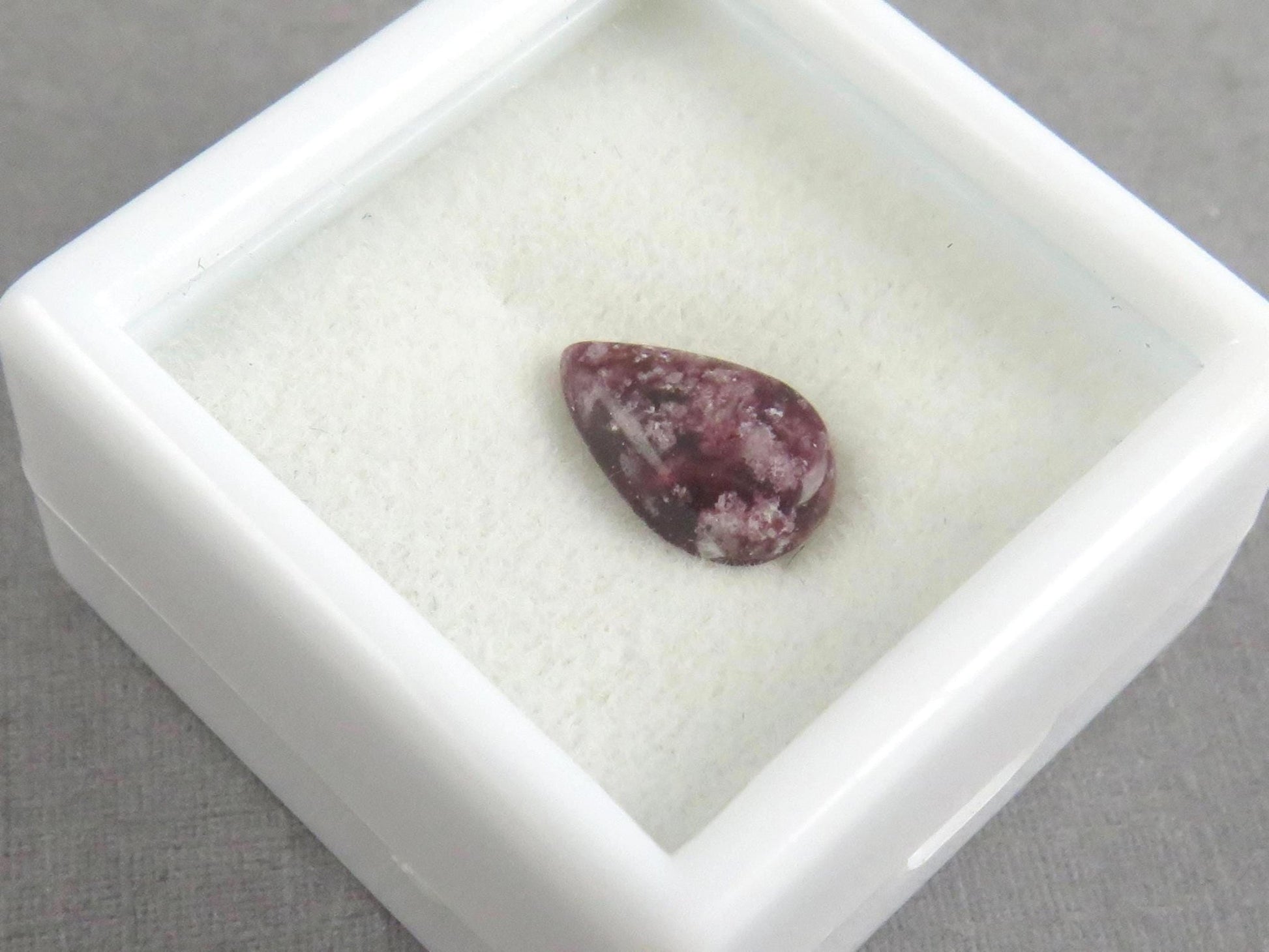 Wah Wah Mountains Red Beryl | RARE Utah Gemstones | 10x6 Pear Cabochon | Made in America | RB101 - Gem Enthusiast