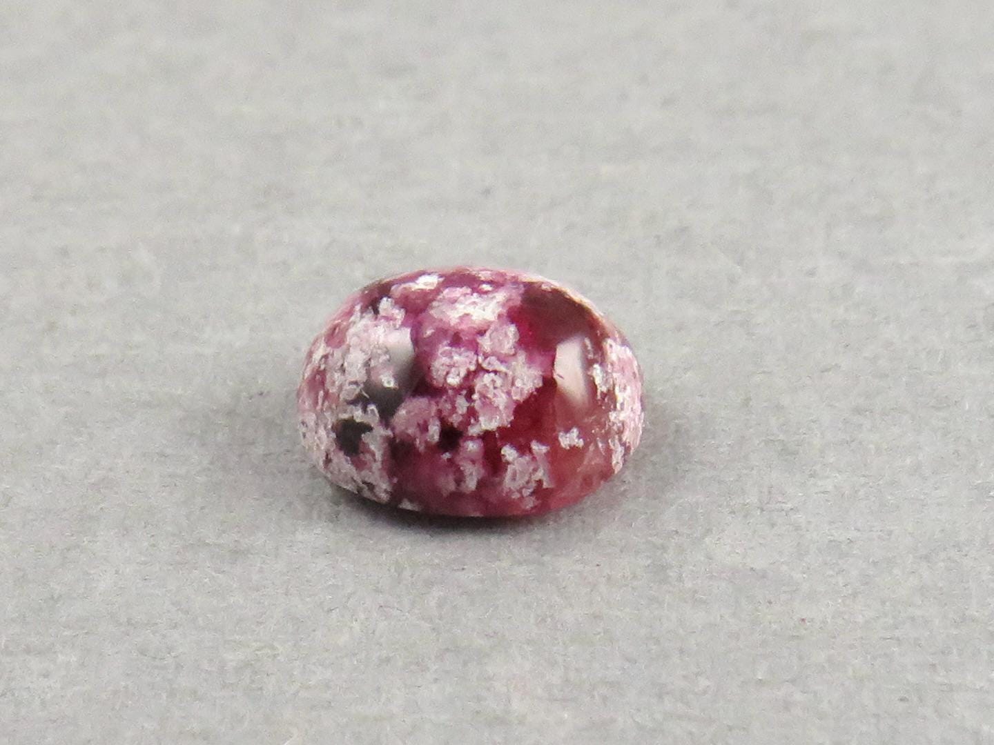 Wah Wah Mountains Red Beryl | RARE Utah Gemstones | 9x8 Oval Cabochon | Made in America | RB102 - Gem Enthusiast