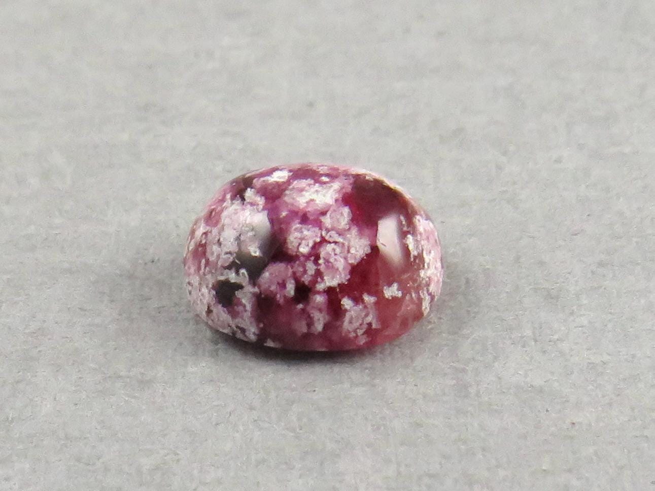Wah Wah Mountains Red Beryl | RARE Utah Gemstones | 9x8 Oval Cabochon | Made in America | RB102 - Gem Enthusiast