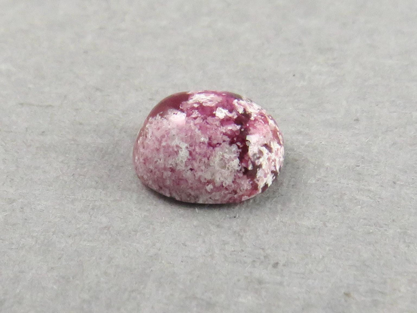 Wah Wah Mountains Red Beryl | RARE Utah Gemstones | 9x8 Oval Cabochon | Made in America | RB102 - Gem Enthusiast