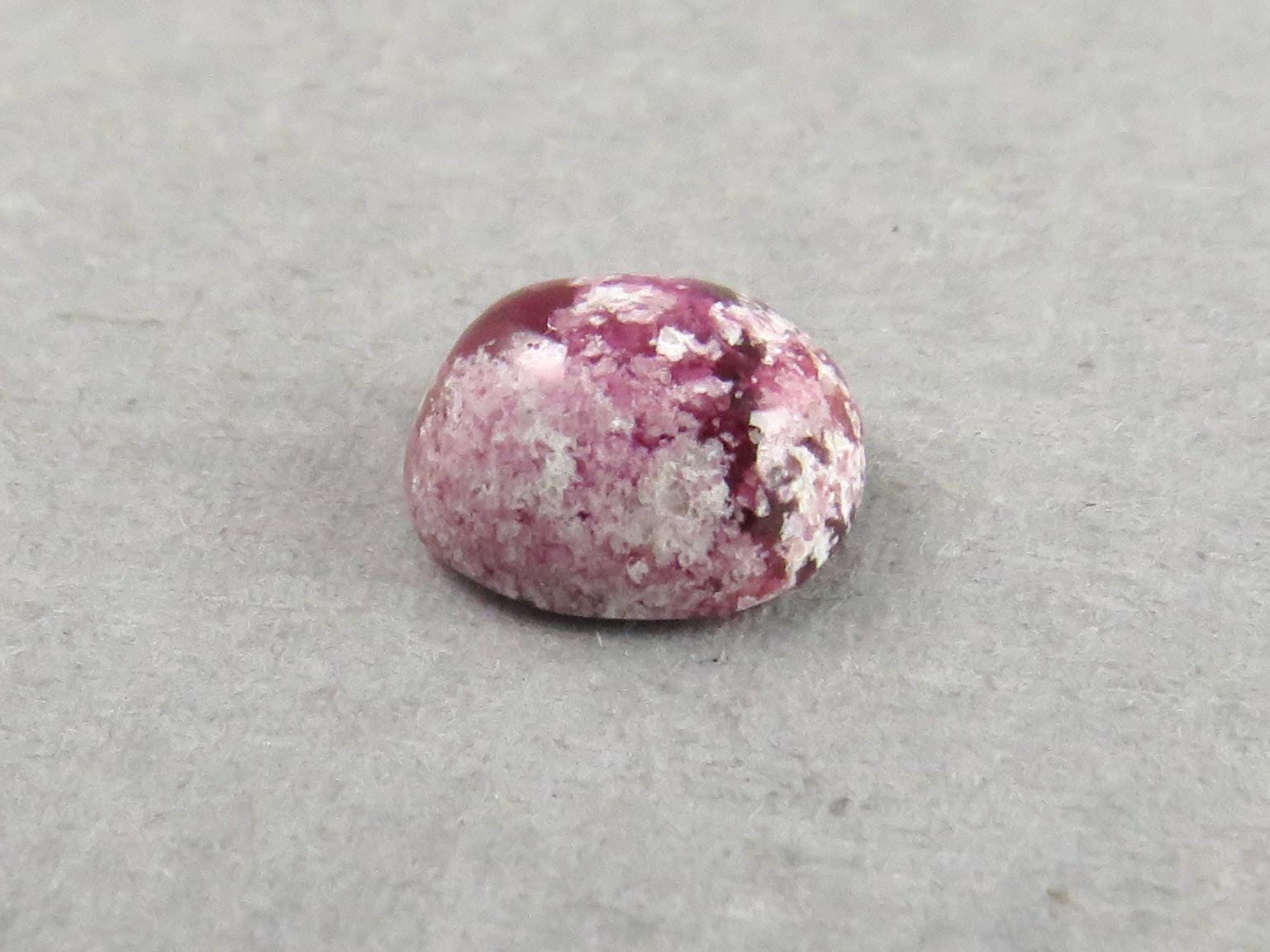Wah Wah Mountains Red Beryl | RARE Utah Gemstones | 9x8 Oval Cabochon | Made in America | RB102 - Gem Enthusiast