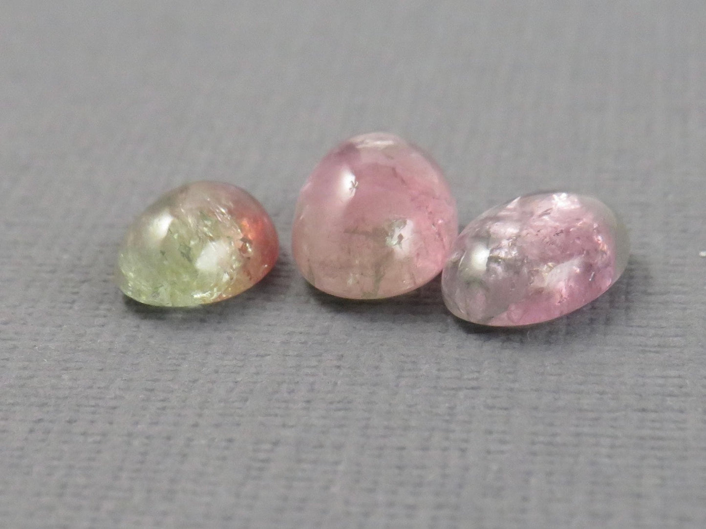 Watermelon Tourmaline Cabochon Oval | 9 - 11.5, depth 4 - 5 mm, 7.64ct | 3 - Stone Lot | TO559 - Gem Enthusiast