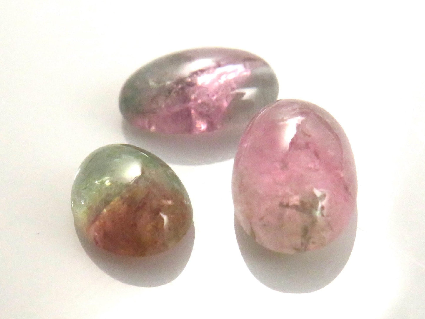 Watermelon Tourmaline Cabochon Oval | 9 - 11.5, depth 4 - 5 mm, 7.64ct | 3 - Stone Lot | TO559 - Gem Enthusiast
