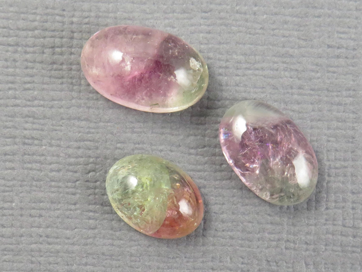 Watermelon Tourmaline Cabochon Oval | 9 - 11.5, depth 4 - 5 mm, 7.64ct | 3 - Stone Lot | TO559 - Gem Enthusiast