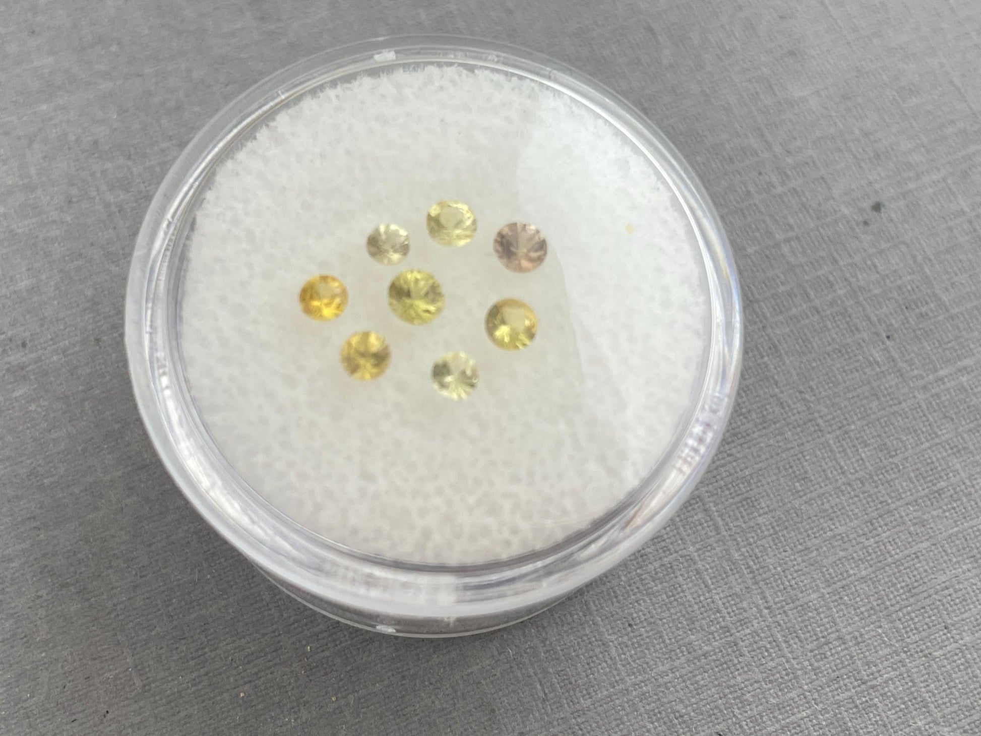 Yellow Sapphire Round Lot | 2.3mm to 2. mm | Faceted Gemstones | SF125 - Gem Enthusiast
